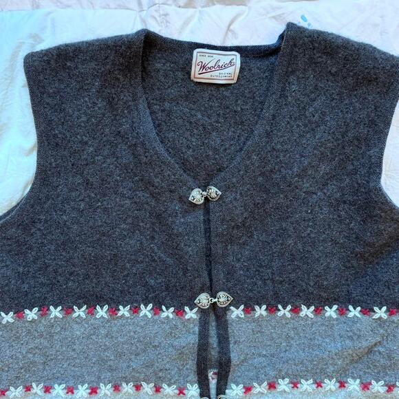 Woolrich Gray colorblock embroidered wool vest sz L Lagenlook scandi forest - Picture 2 of 8